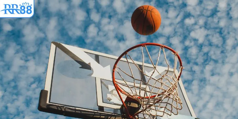Những điểm hấp dẫn người chơi cược bóng rổ online tại RR88